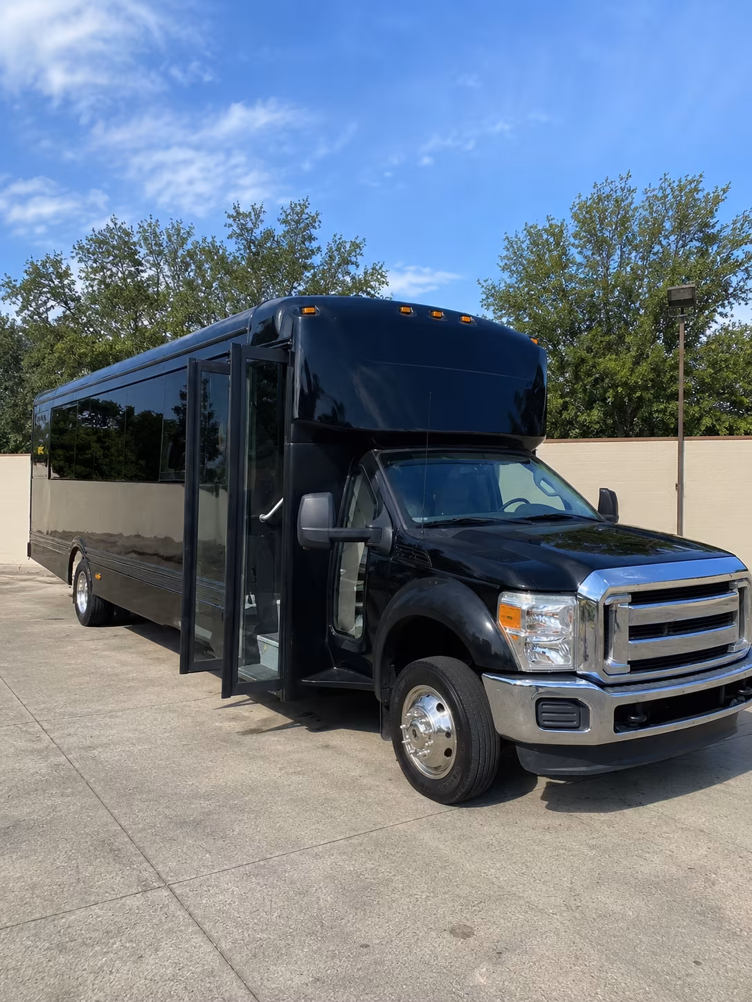 reno 20 passenger party bus